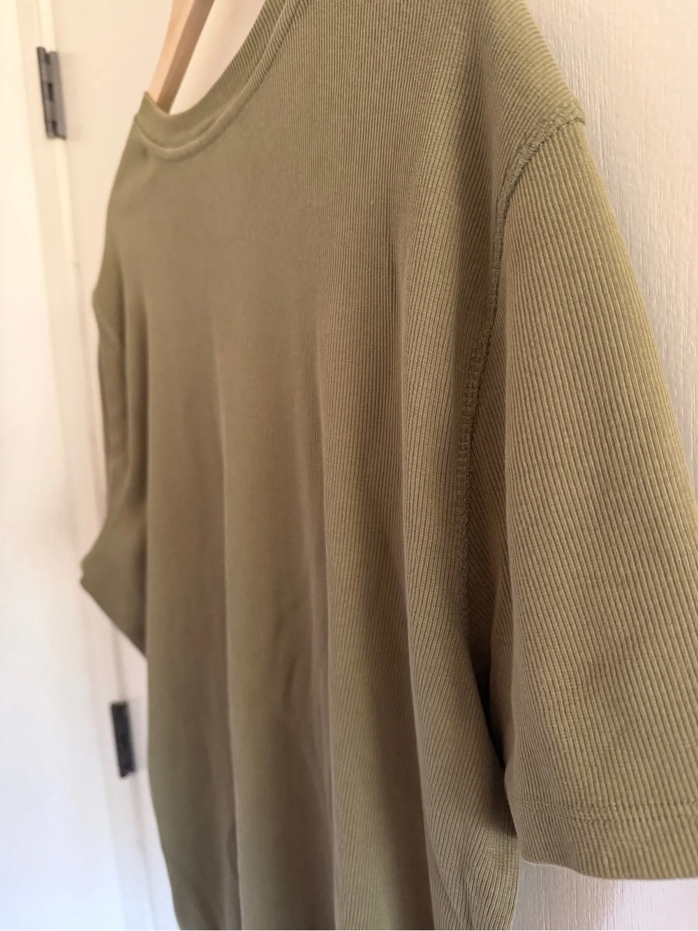 Banana Republic Olive Green Short Sleeve Crewneck Tee